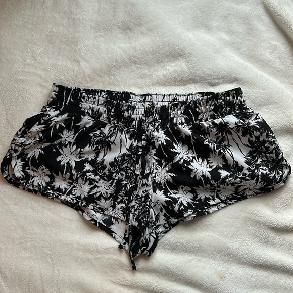 Bongo board shorts with palm trees print large - Picture 1 of 4